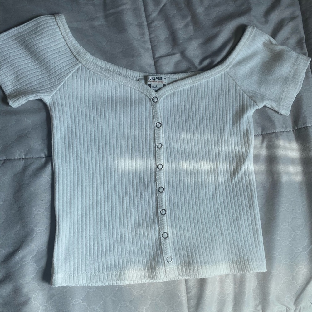 White Cropped tee